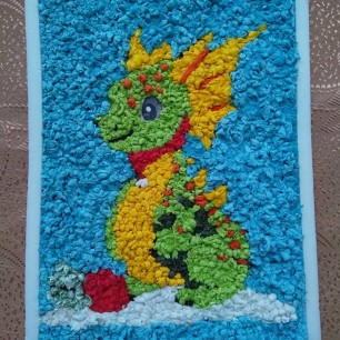 Дракончик с подарком