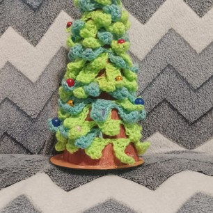 "Маленькую ёлочку взяли мы домой"