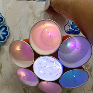 "Люстра из стаканчиков"