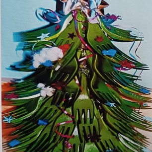 В зелени колючей спряталась сказка