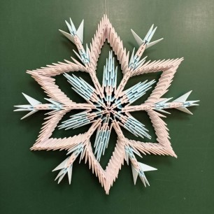 Сияющая снежинка