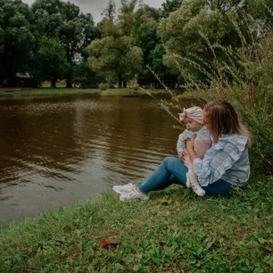 С мамой в любимом парке Кармалка
