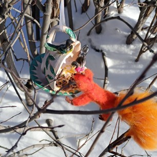 Керамическая кормушка