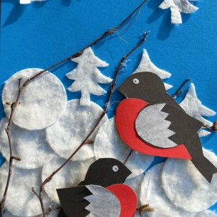 Как розовые яблоки, на ветках снегири...