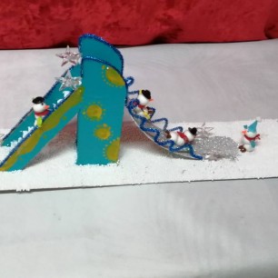 Веселые снеговики