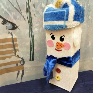 Снеговик в шапочке