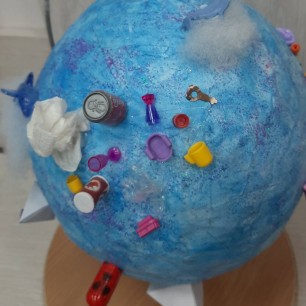 "Мировой океан."-макет мирового океана с нанесением разнообразных загрязнений.