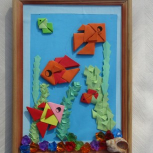 Маленькие рыбки в море