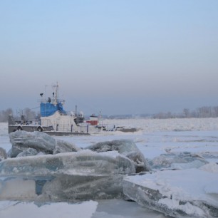 Замерзший во льдах. В ожидани тепла