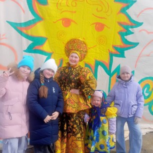 Зиму провожаем, весну встречаем.