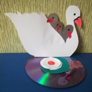 "Лебединая семья"