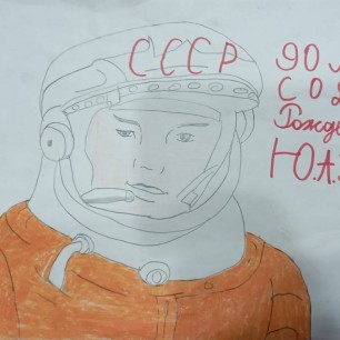 Юрий Гагарин в скафандре