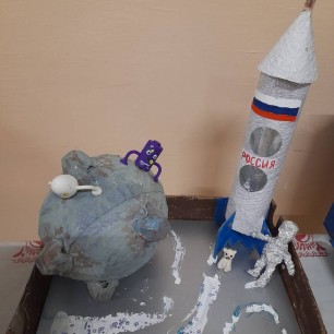 Пленит нас космос красотой.