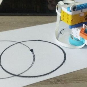 «Робот-художник»