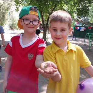 Авторская фотография  "Бабочка на ладошке"