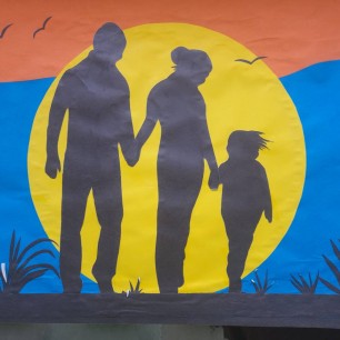 "Прогулка с семьёй на закате"