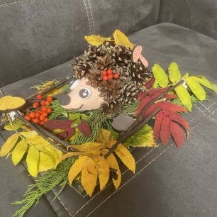 Ежик в осеннием парке