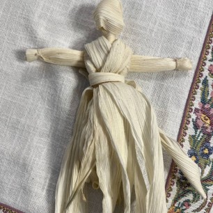 Кукла из кукурузных листьев Огородница