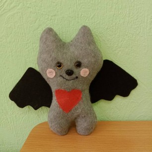 Милая летучая мышка