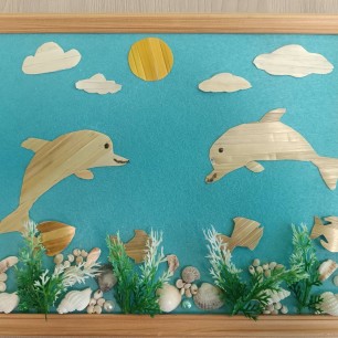 Дельфины в море
