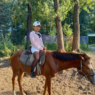 Девочка на лошади