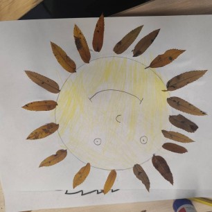 Солнышко из листьев