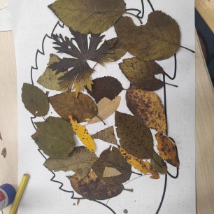 Ёжик из листьев