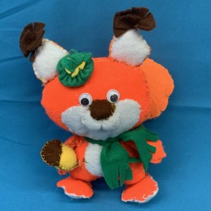 Белка с золотыми орешками из сказки о царе Салтане