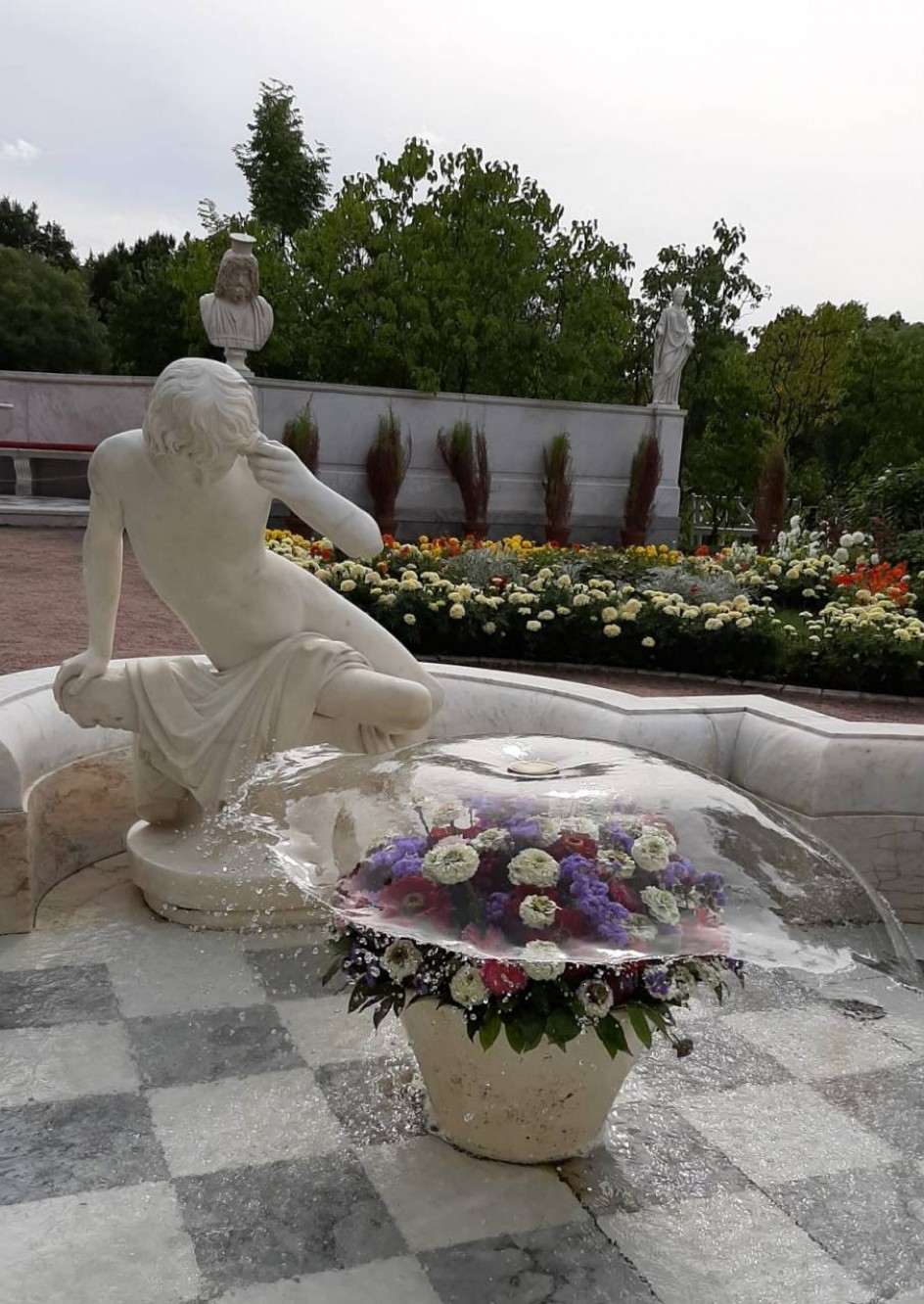 Кто на свете всех милее?
