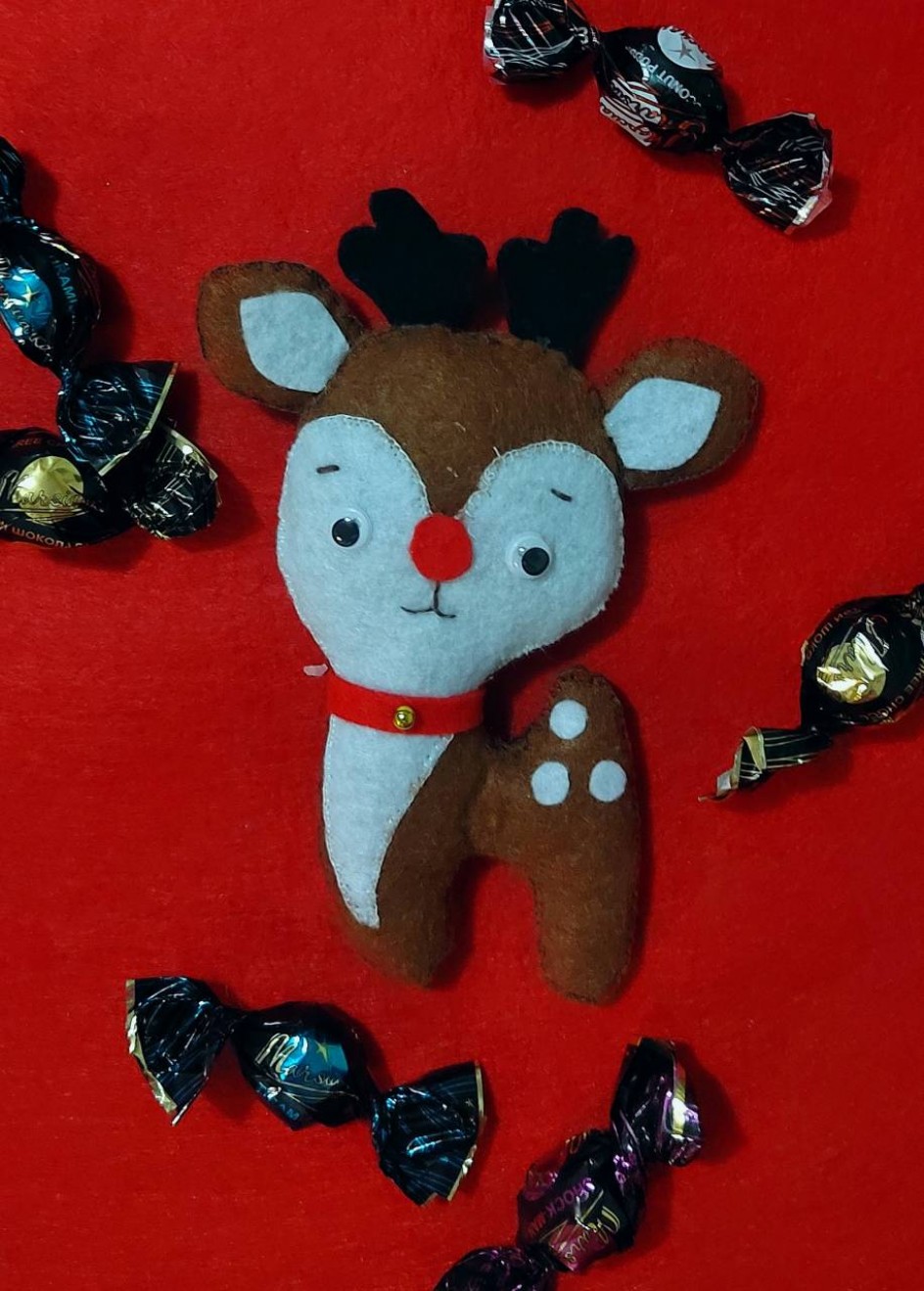 Новогодний олененок