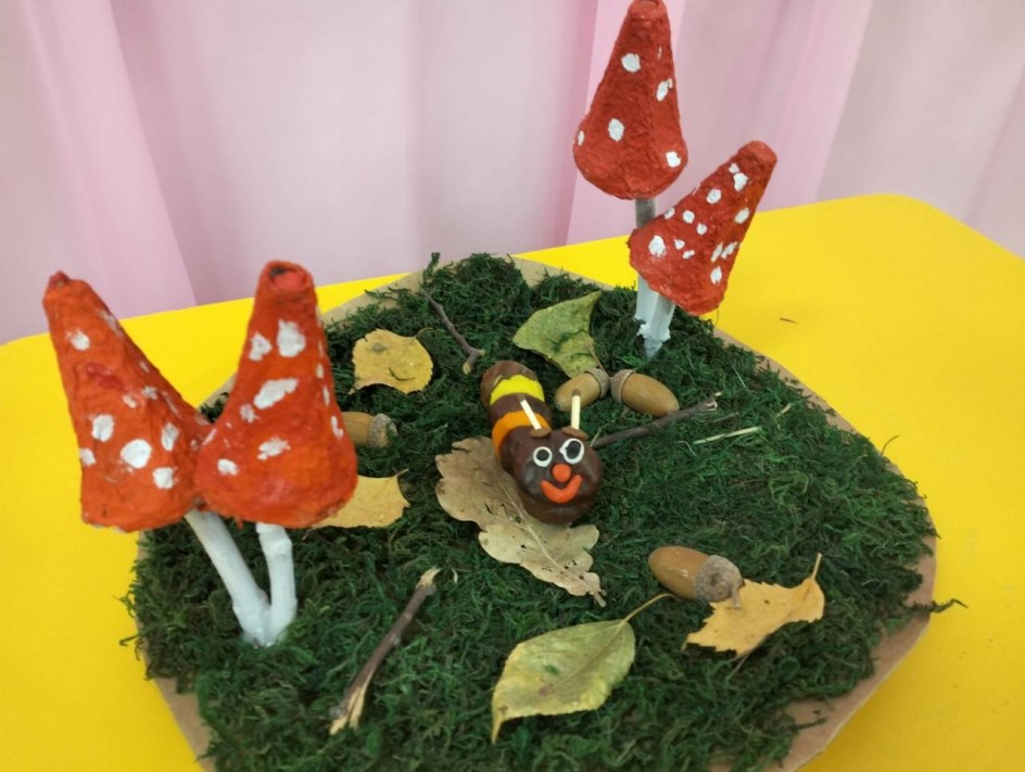 " На лесной полянке вырос мухомор"