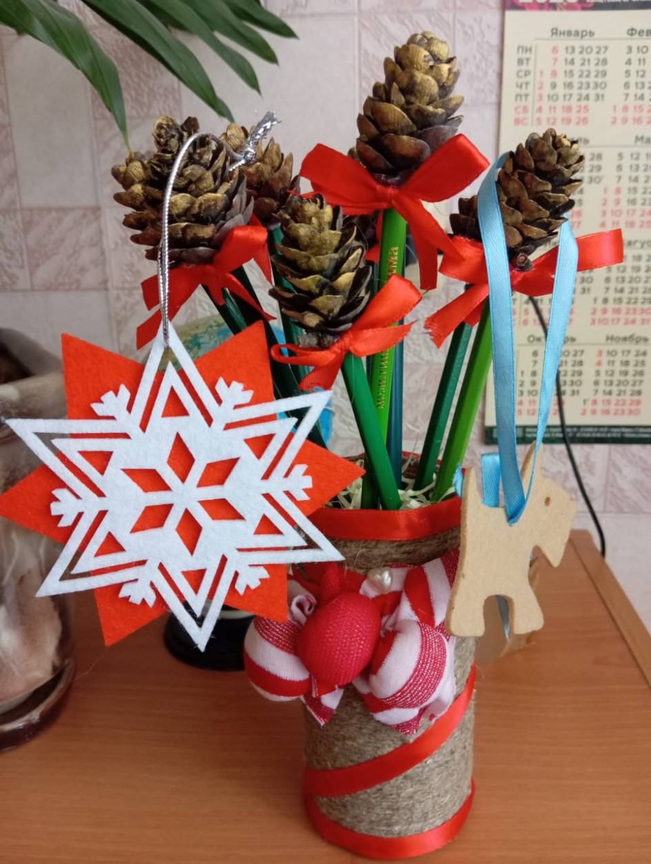 "Новогодняя ваза"
