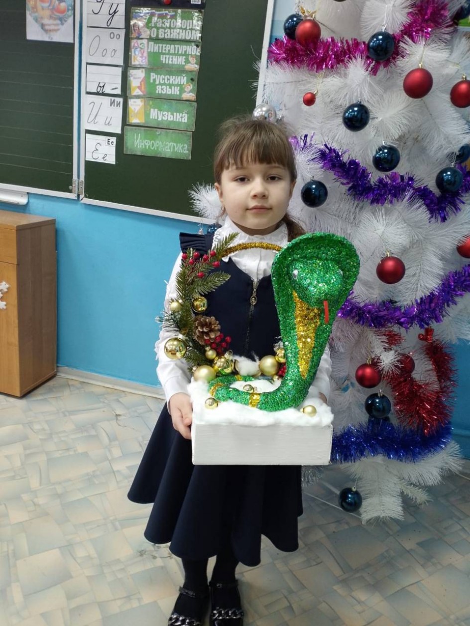 " Новогдня Змейка- скороспейка"