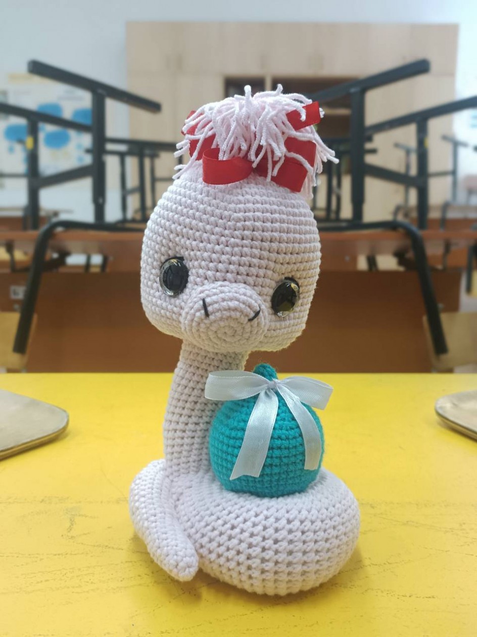 "Новогодняя змея"