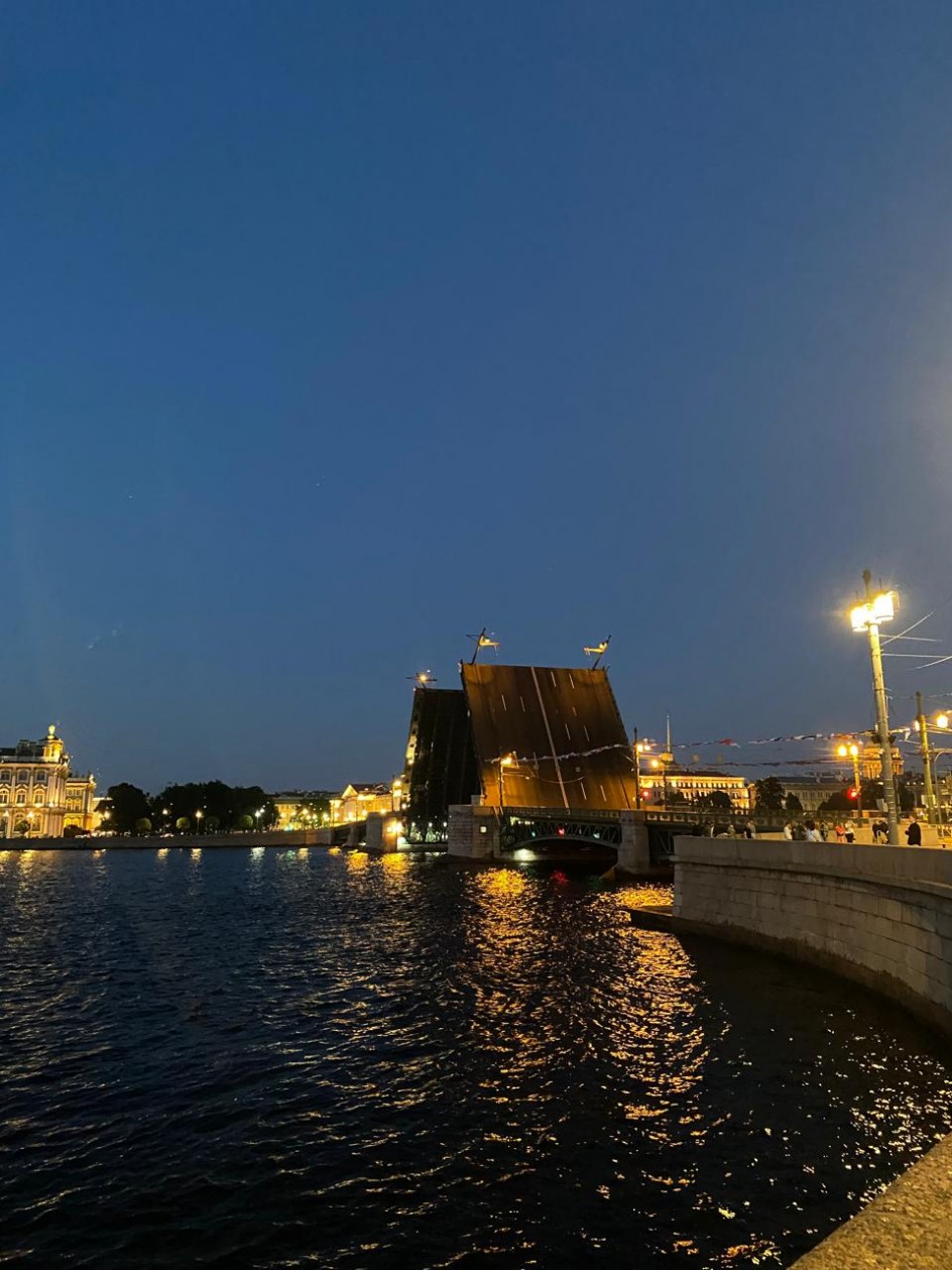 Ночная прогулка в Петербурге