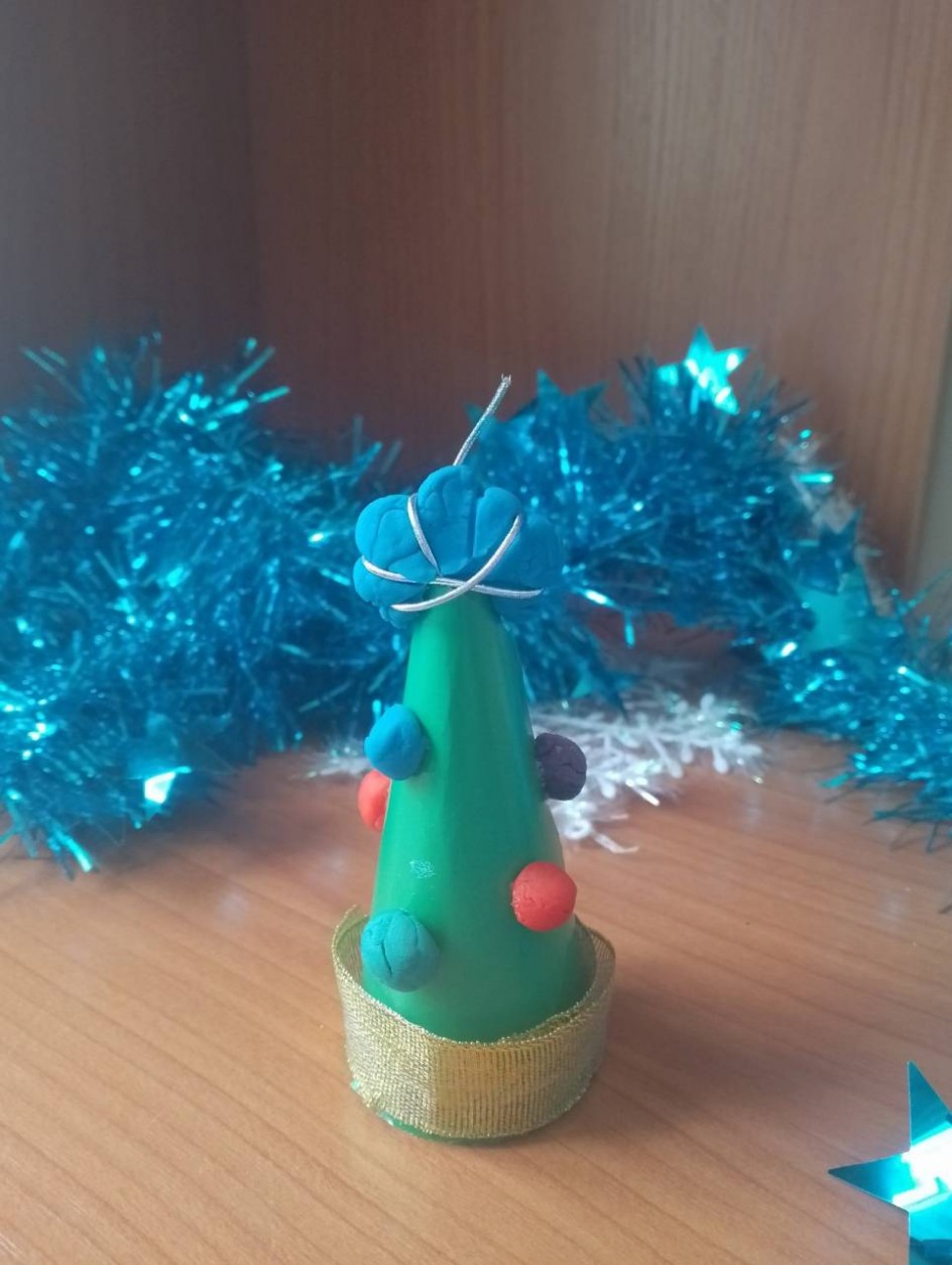 Маленькой ёлочке холодно зимой
