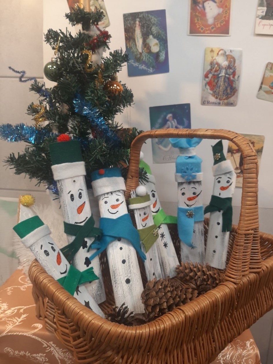 Веселые снеговички