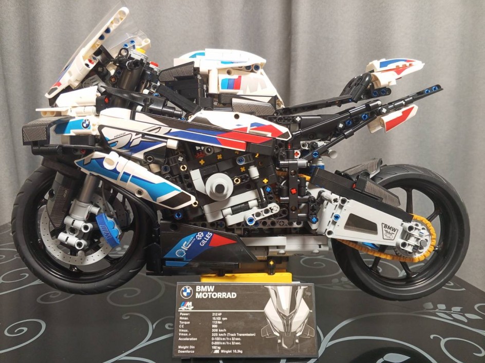 Мотоцикл BMW