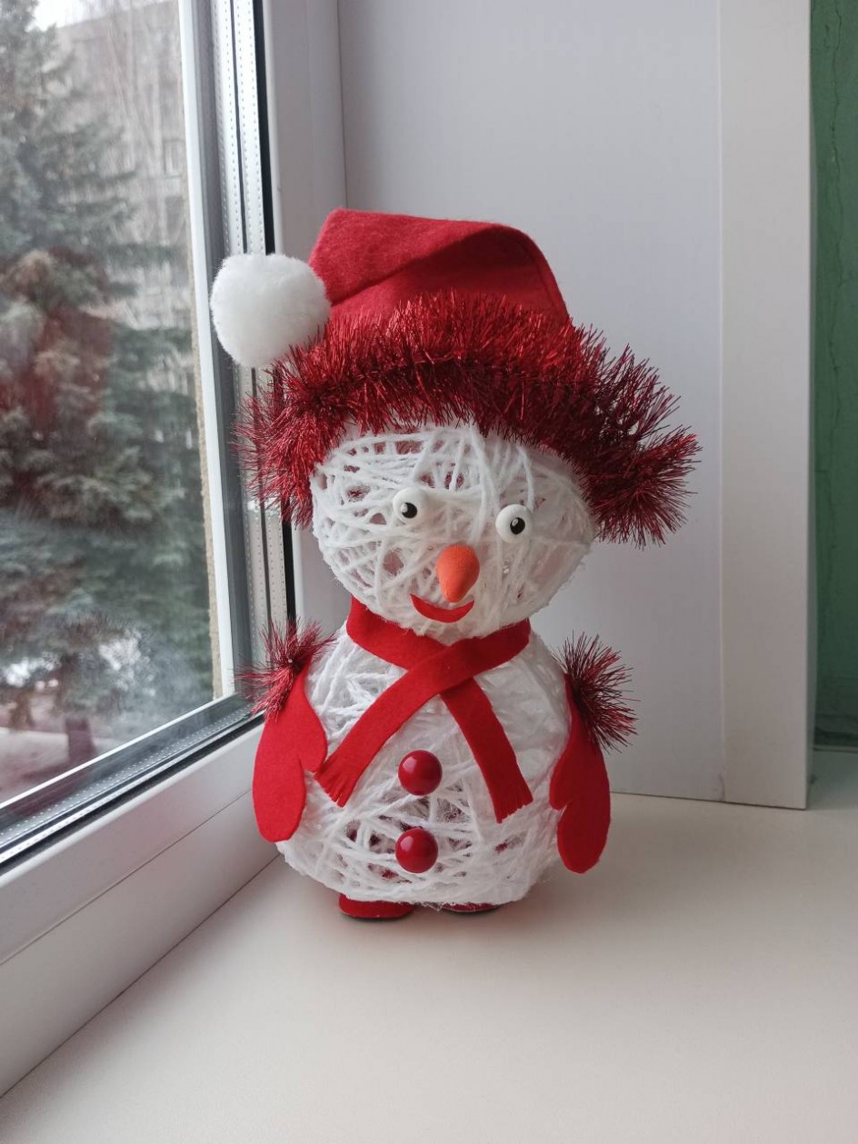 Новогодний снеговик