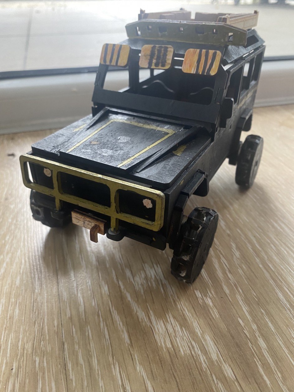 Модель автомобиля "Land Rover"