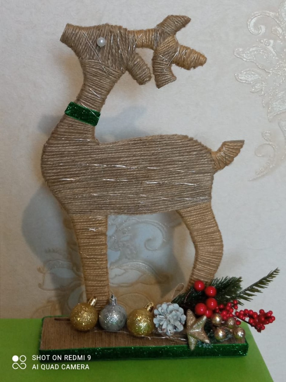 Новогодний олень