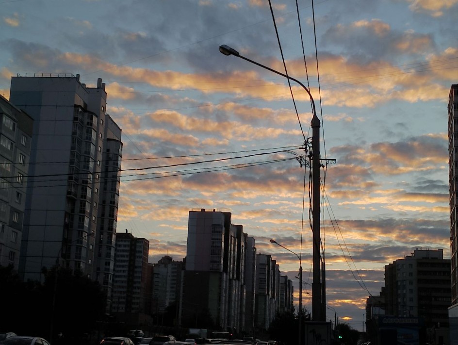Город в предрассветном ожидании
