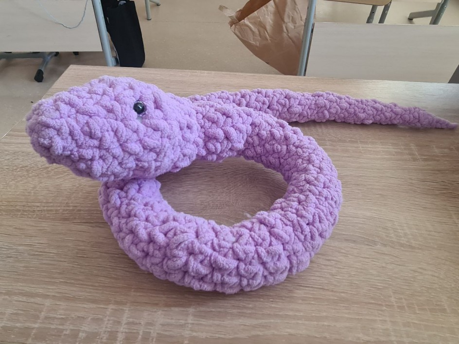 Вязаная игрушка "Змея"