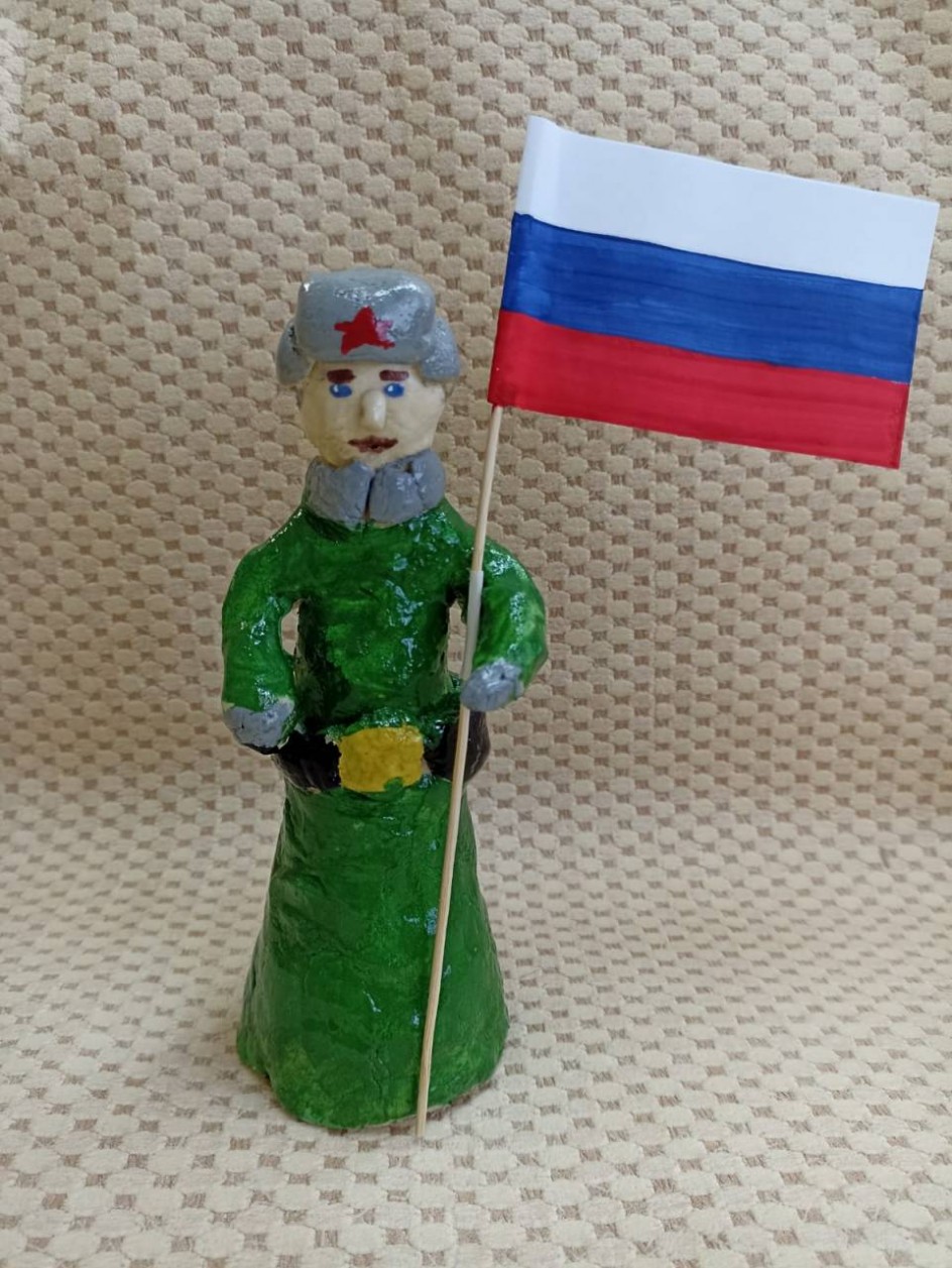 Солдат с флагом