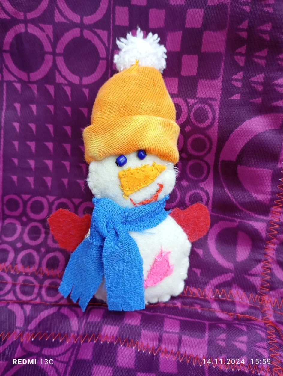 Елочная игрушка "Снеговик"