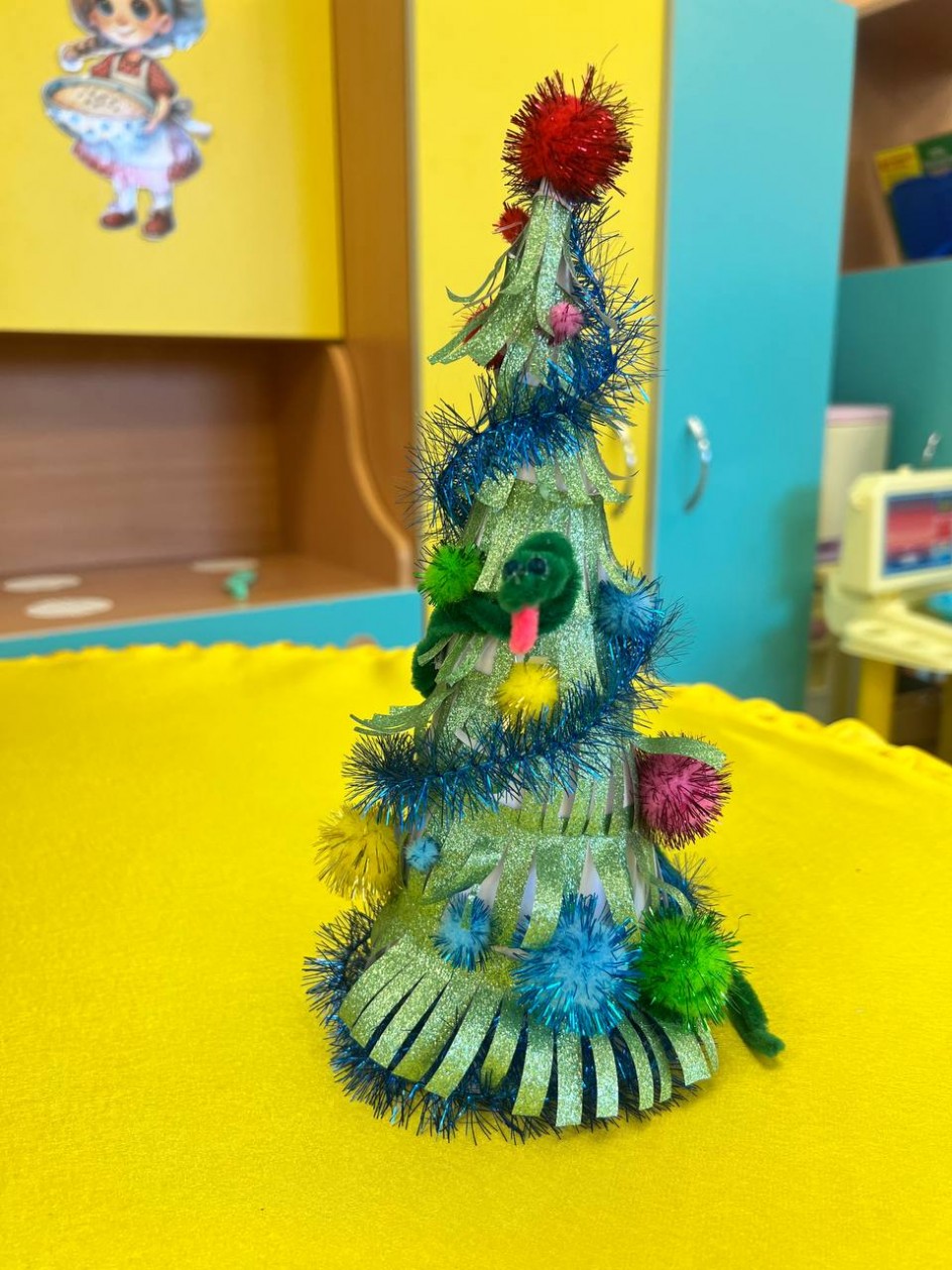 " Новогодняя елочка- колючая иголочка"