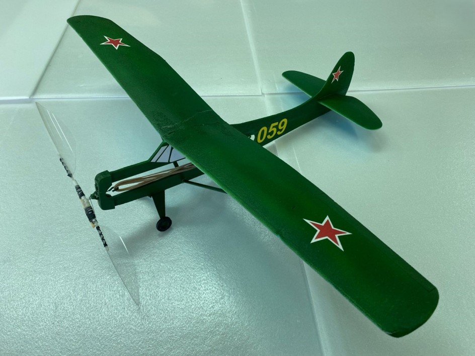 Резиномоторная модель самолета "ЯК-12"