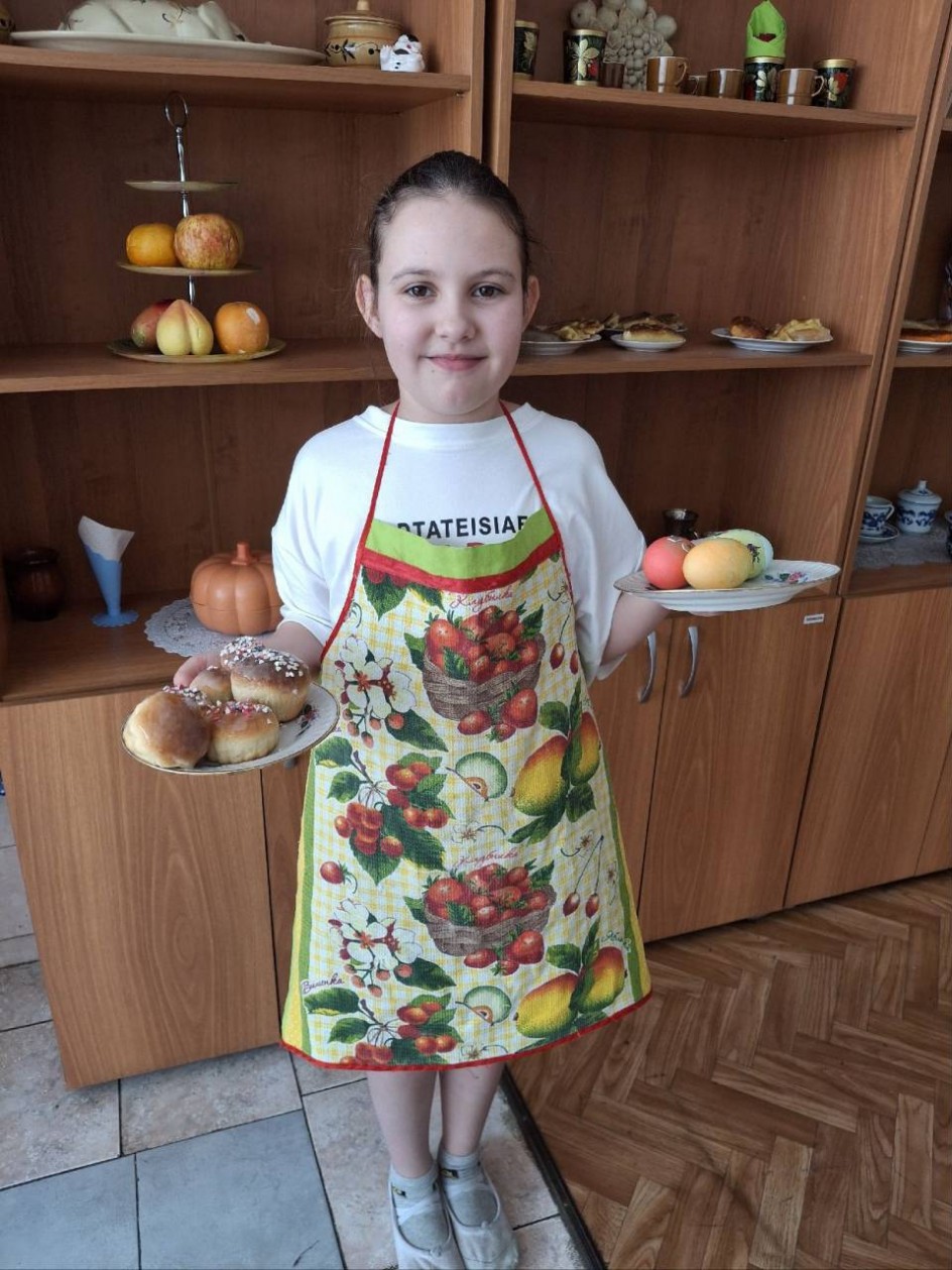 Куличи и окрашенные яйца