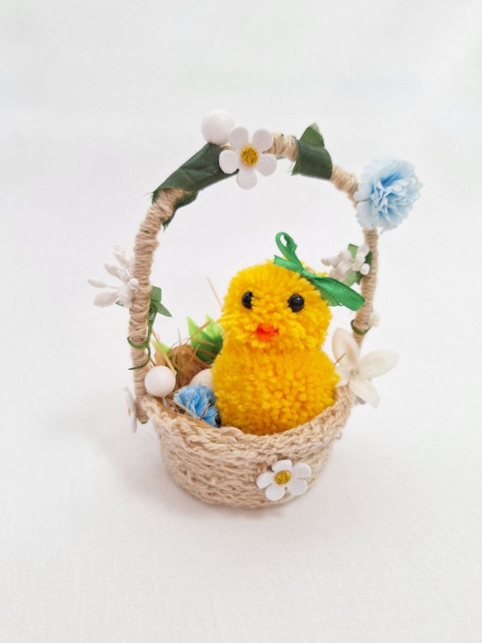 Цыпленок в корзинке