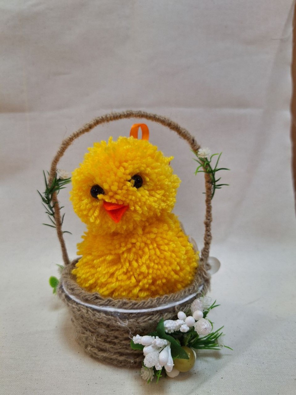 Цыпленок в корзинке